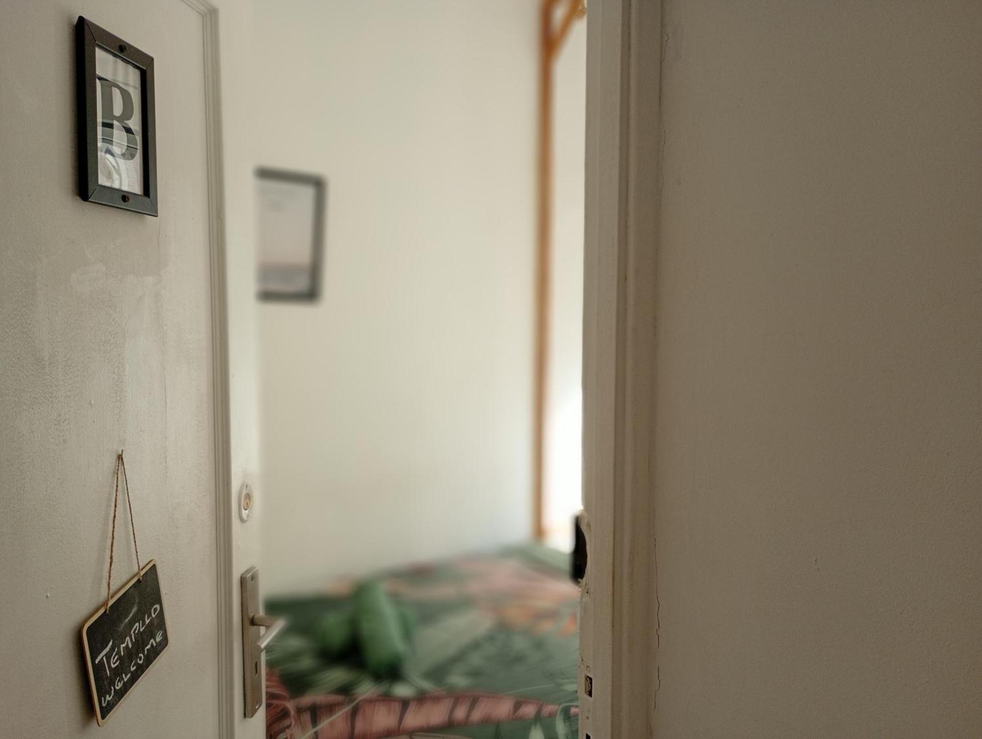 Central Lisbon Rooms In Palmira Shared Apartment For Surf Lovers — Fotos 1