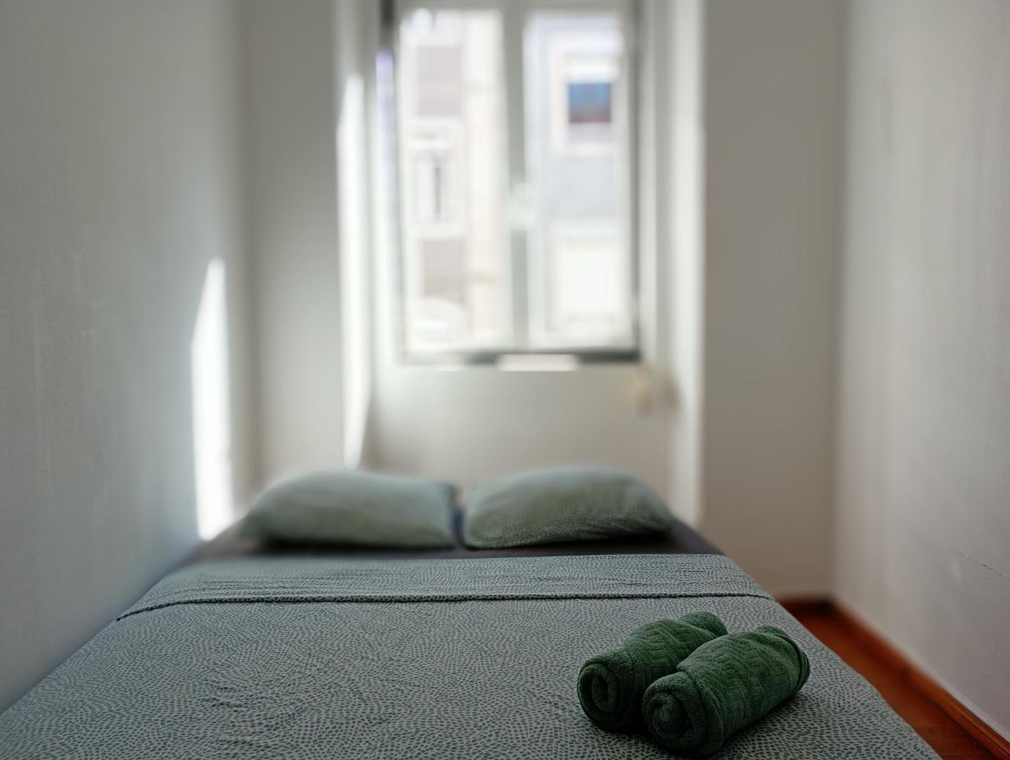 Central Lisbon Rooms In Palmira Shared Apartment For Surf Lovers — Fotos 3